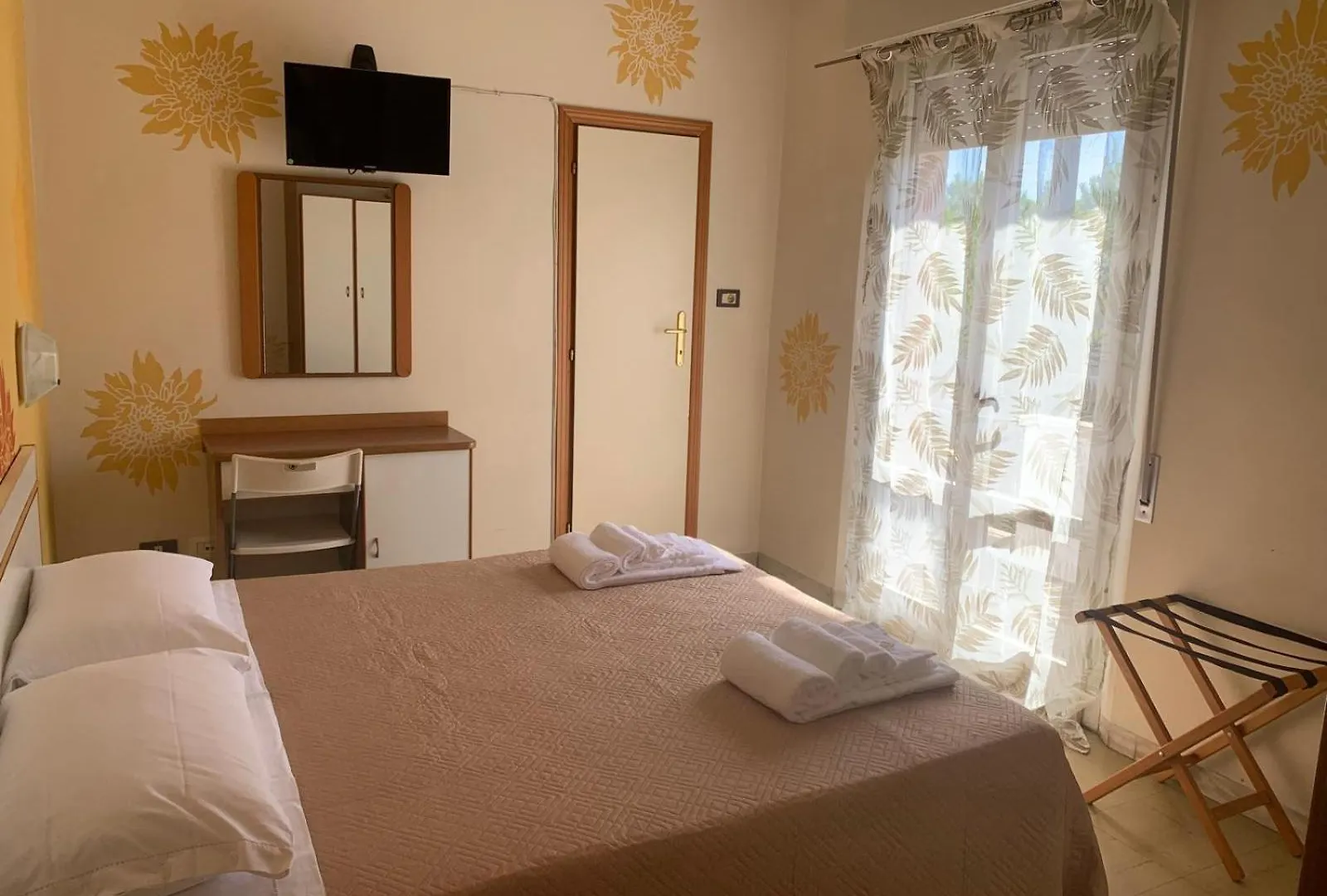 Smile Beach Hotel Nuova Gestione Riccione