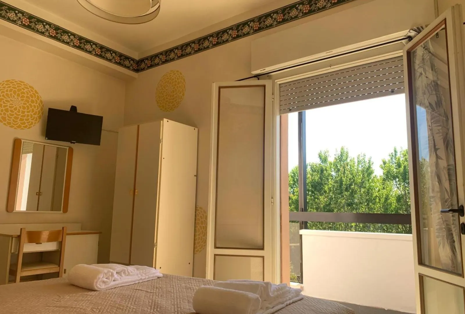 Smile Beach Hotel Nuova Gestione Riccione