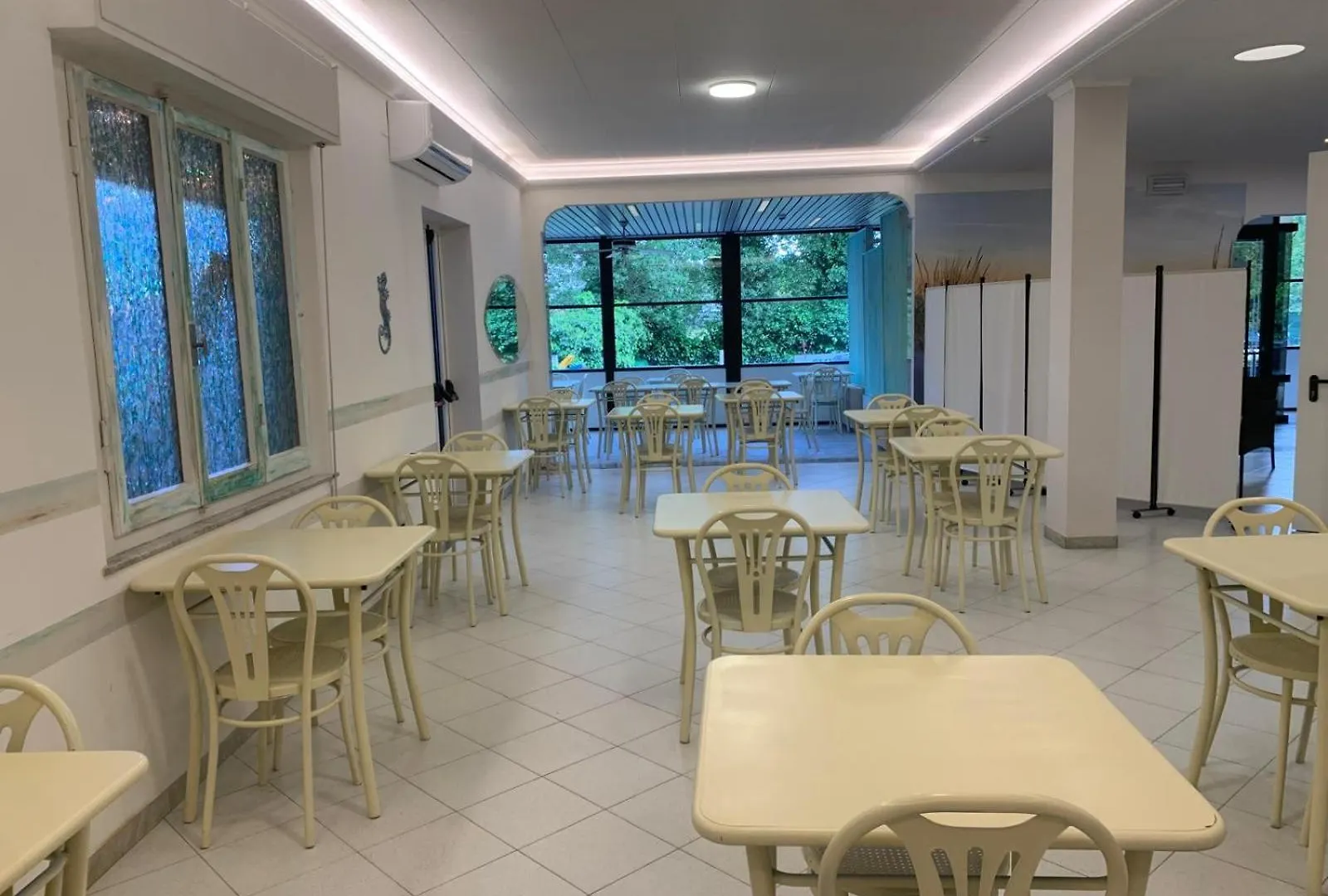 Smile Beach Hotel Nuova Gestione Riccione 2*,  İtalya